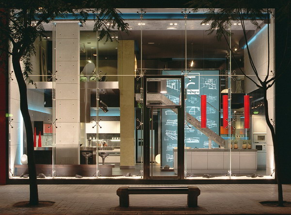 Спайдерное (планарное) остекление по стеклянным стойкам